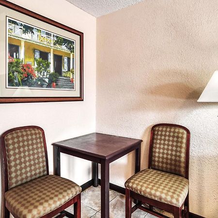 Ellisville Palms Garden Inn מראה חיצוני תמונה
